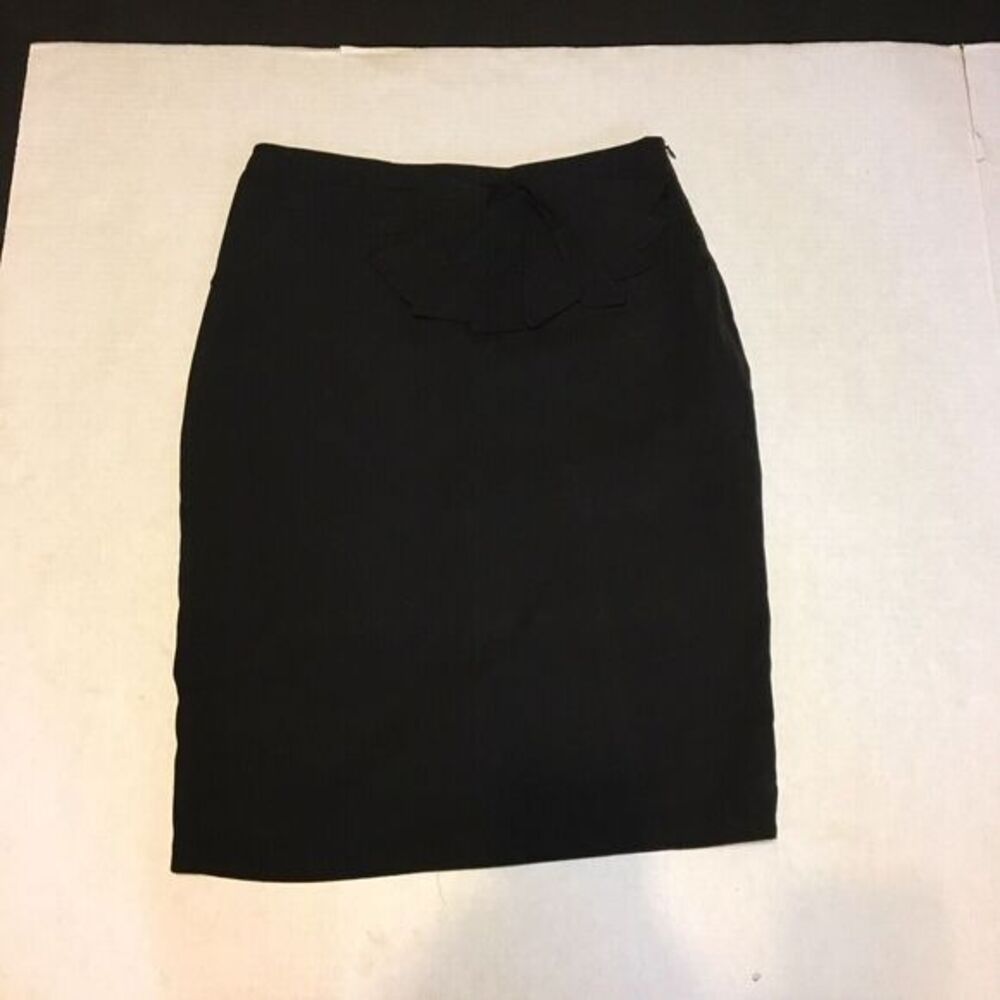 Annabelle Smith skirt Womens size 12 pencil‎ black raised rosette style pattern